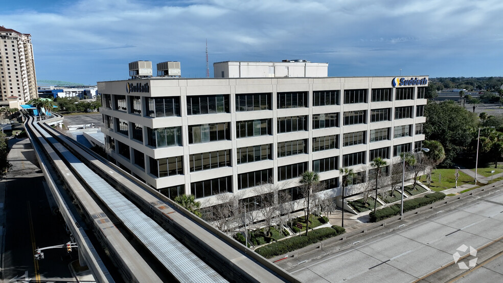 Primary Photo Of 815 S Main St, Jacksonville Office For Lease