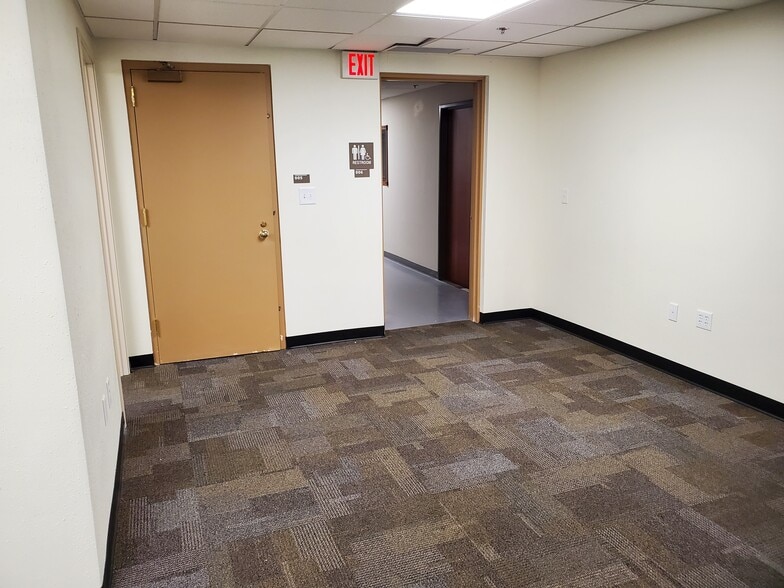 More Photos Of 520 Kansas City St, Rapid City Medical For Lease