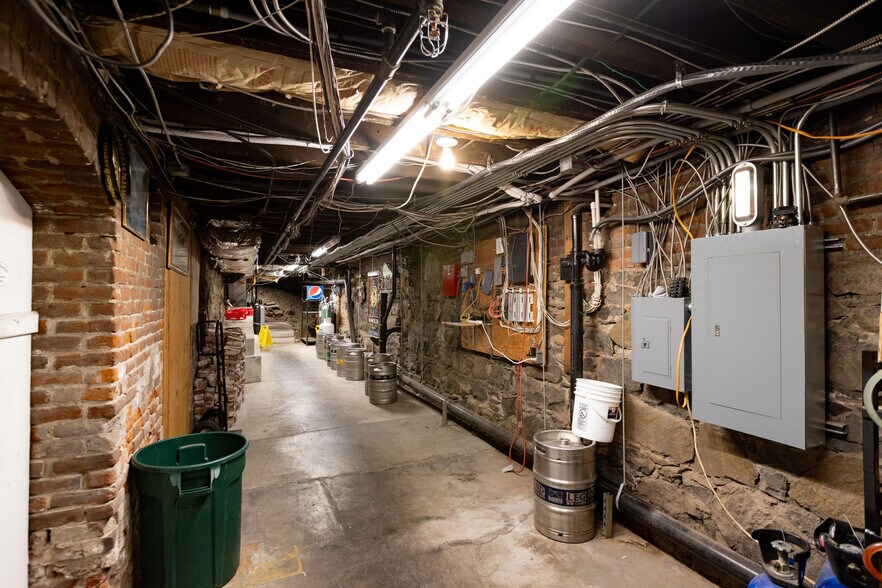 More Photos Of 311 Union St, The Dalles Restaurant For Sale