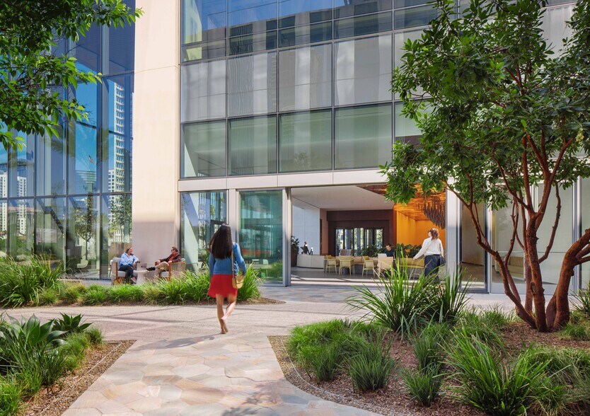 More Photos Of 937 N Harbor Dr, San Diego Unknown For Lease