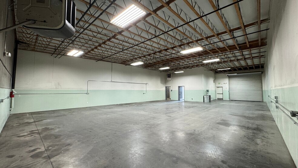 More Photos Of 17056 B Hercules St, Hesperia Service For Lease