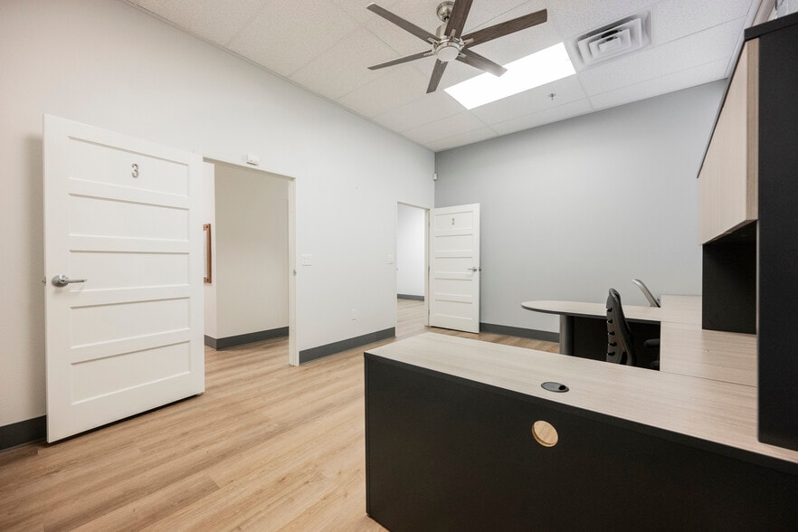 More Photos Of 3680 E Sunset Rd, Las Vegas Office For Sale