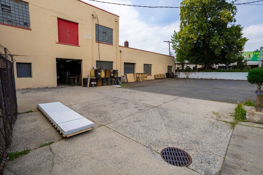 More Photos Of 10-24 W Mravlag Pl, Elizabeth Warehouse For Sale
