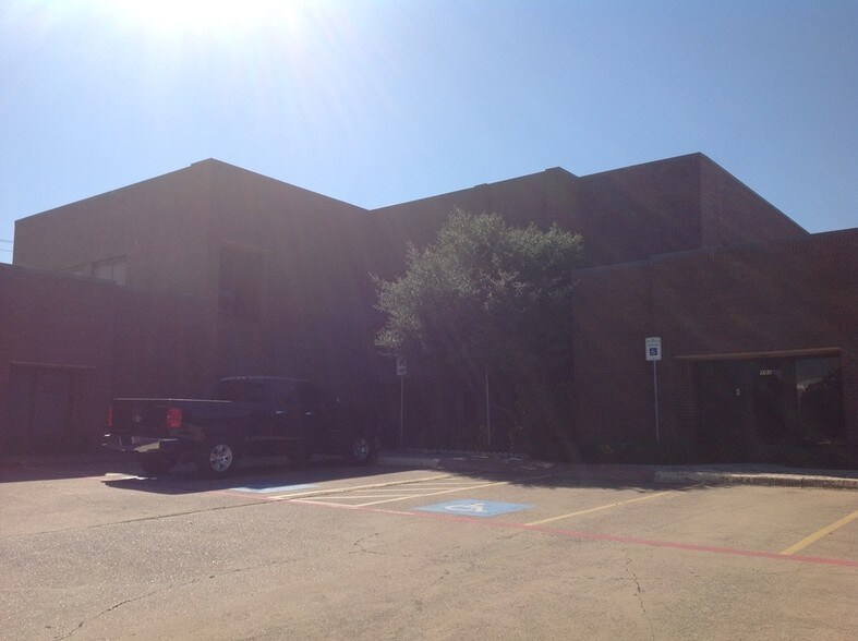 More Photos Of 101 E Randol Mill Rd, Arlington Office For Lease