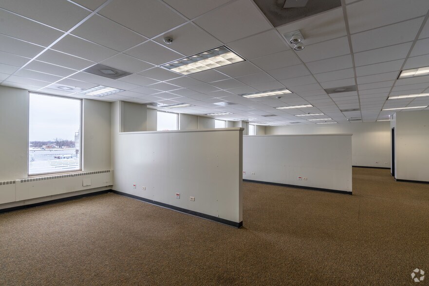 More Photos Of 1900 N Austin Ave, Chicago Manufacturing For Sale