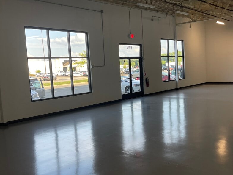 More Photos Of 6914 Eastman Ave, Midland Freestanding For Lease