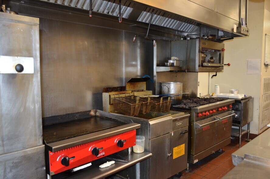 More Photos Of 11 Benton Ave E, Albia Restaurant For Sale