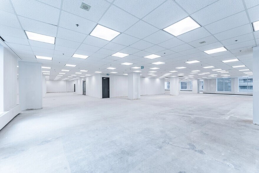 More Photos Of 45 O'Connor St, Ottawa Office For Lease