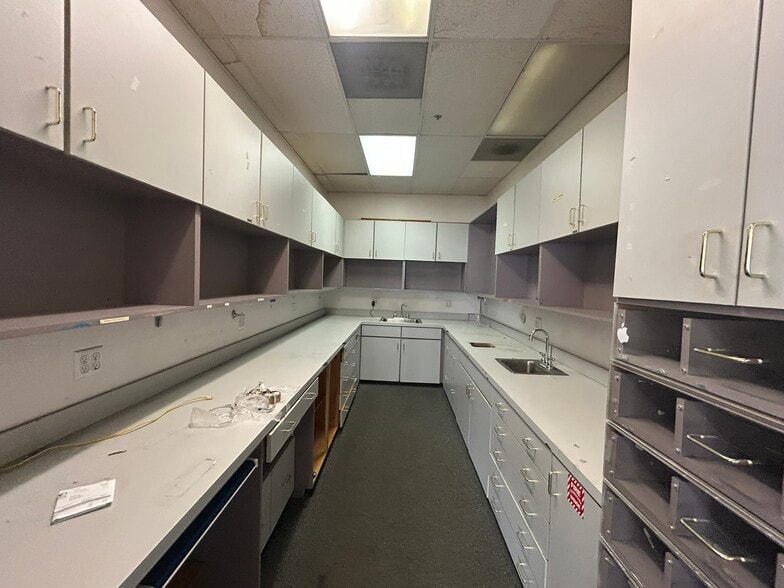 More Photos Of 834 Taraval St, San Francisco Storefront Retail Office For Lease