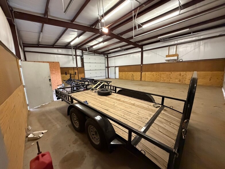 More Photos Of 2011 FM 1729, Lubbock Warehouse For Lease