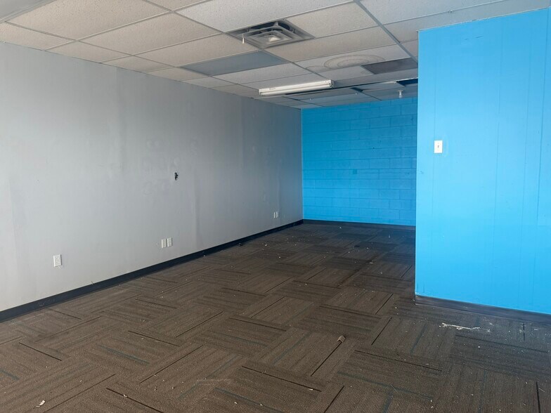 More Photos Of 2715 S Colorado Blvd, Denver Unknown For Lease