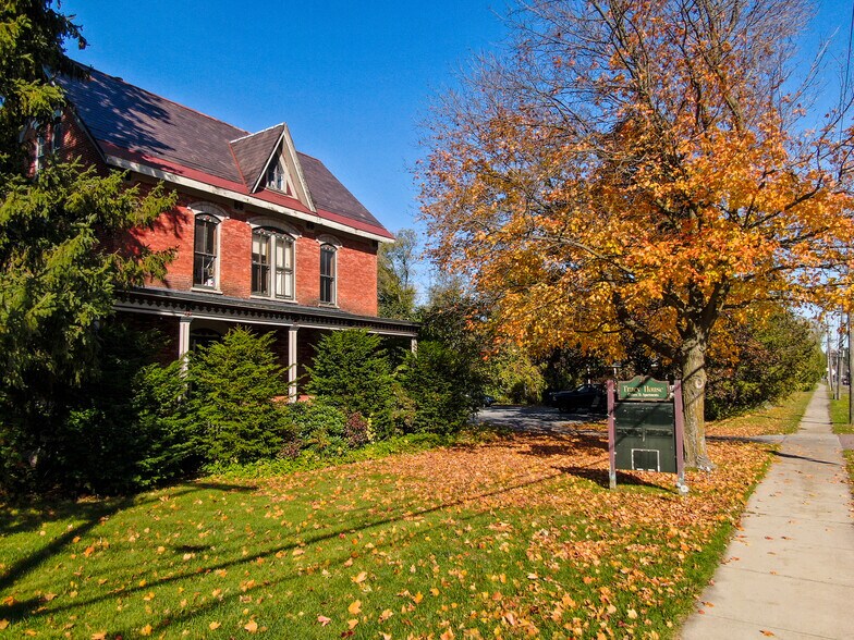 More Photos Of 5224 Shelburne Rd, Shelburne Apartments For Lease