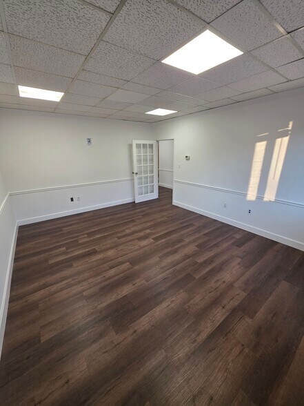 More Photos Of 17 W Jefferson St, Rockville Office For Lease