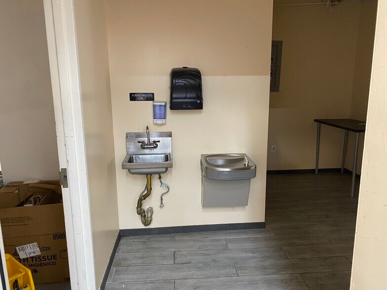 More Photos Of 206-04-206-24 Hillside Ave, Queens Village Storefront For Lease