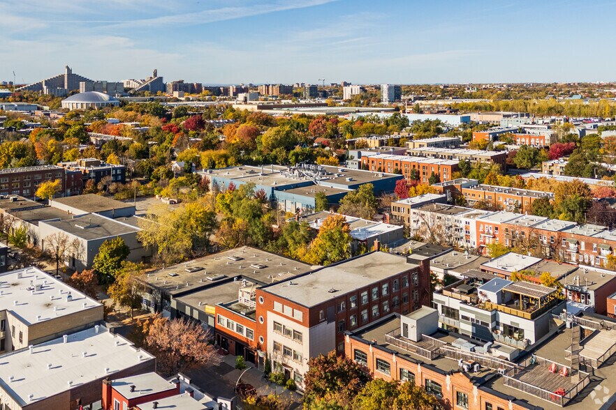 More Photos Of 2061 Av Aird, Montréal Office For Lease