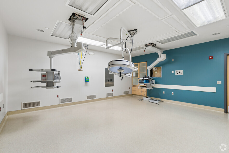 More Photos Of 6036 N 19th Ave, Phoenix Medical For Sale