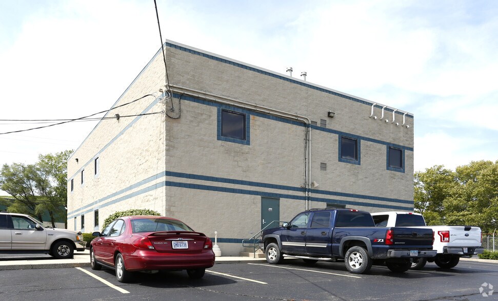 More Photos Of 5700 Este Ave, Cincinnati Warehouse For Lease