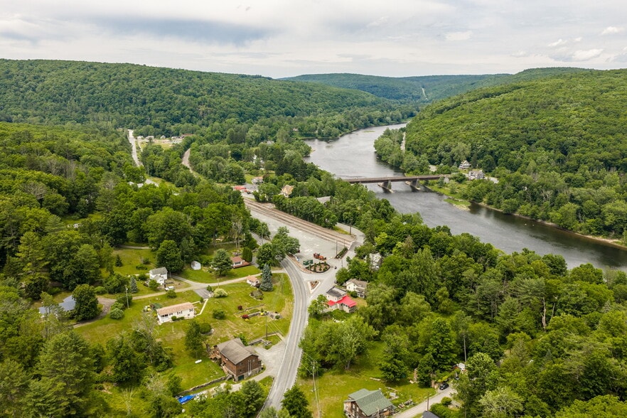 More Photos Of 696 PA-590, Lackawaxen Apartments For Sale
