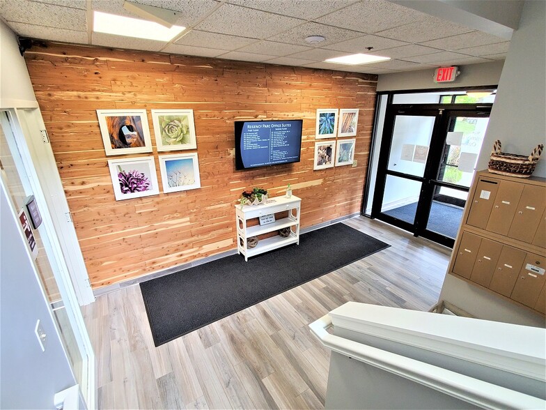 More Photos Of 6542 Regency Ln, Eden Prairie Office For Lease