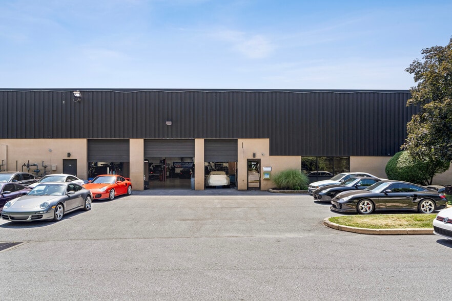 More Photos Of 904-926 Springdale Dr, Exton Warehouse For Lease