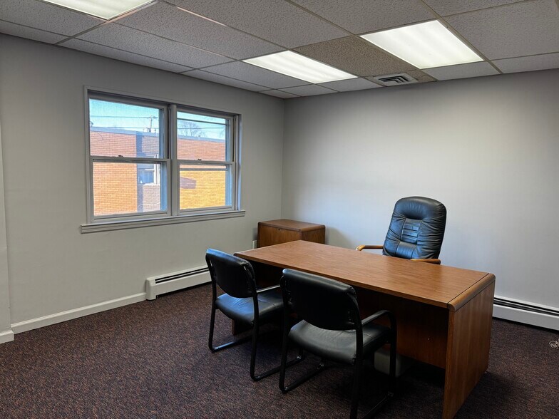 More Photos Of 686 Broadway, Massapequa Office For Lease