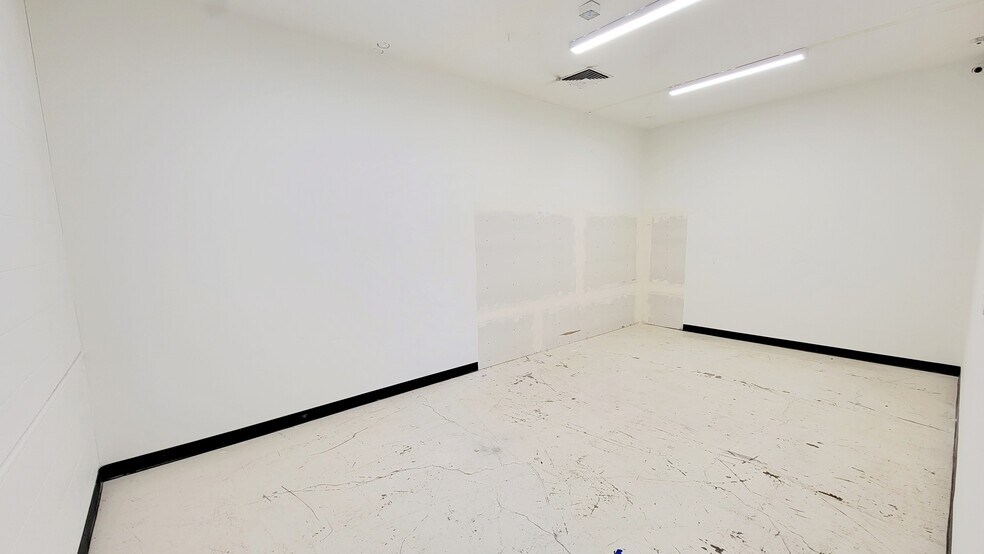 More Photos Of 1310-1330 12th St SE, Salem General Retail For Sale