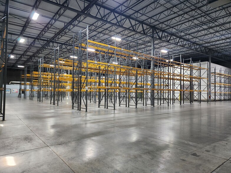 More Photos Of 450 Horizon Dr, Suwanee Warehouse For Lease