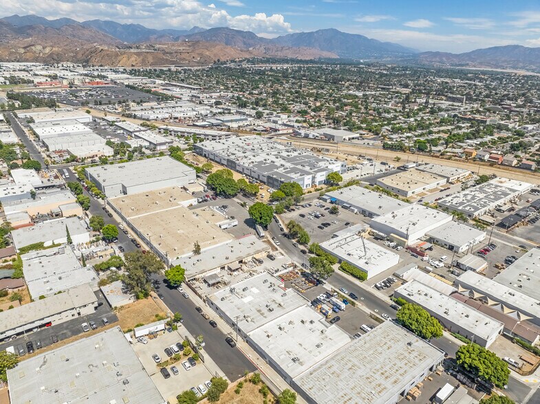 More Photos Of 425 Park Ave, San Fernando Warehouse For Sale