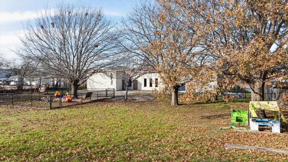 More Photos Of 6605 Dan Danciger Rd, Fort Worth Office For Sale