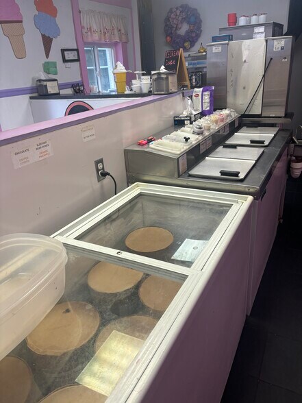 More Photos Of 119 E Main St, Vernon Restaurant For Sale