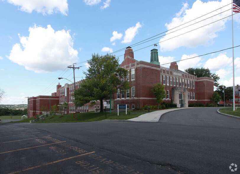 More Photos Of 199 Washington Ave, Rensselaer Schools For Lease