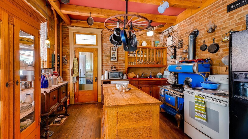 More Photos Of 1305 W 3rd St, Florence Hotel For Sale