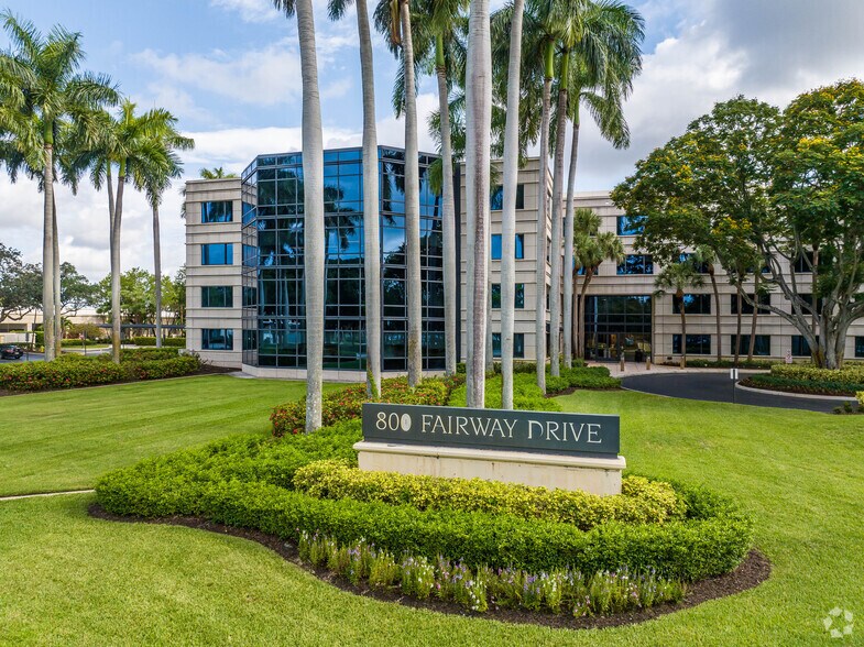 More Photos Of 800 Fairway Dr, Deerfield Beach Office Residential For Lease