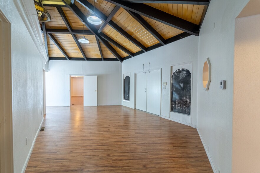 More Photos Of 1107 E Harding Way, Stockton Freestanding For Lease