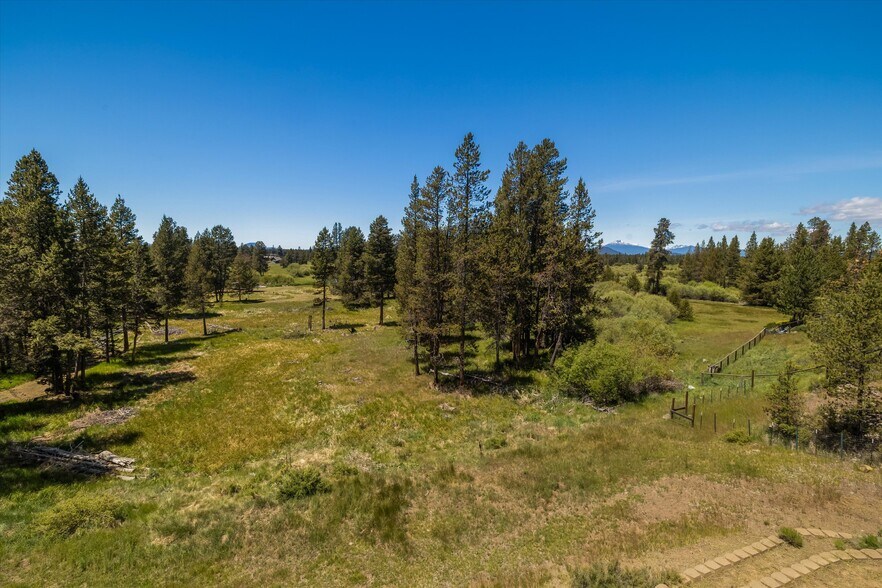More Photos Of 53345 Riverview Dr, La Pine Multifamily For Sale