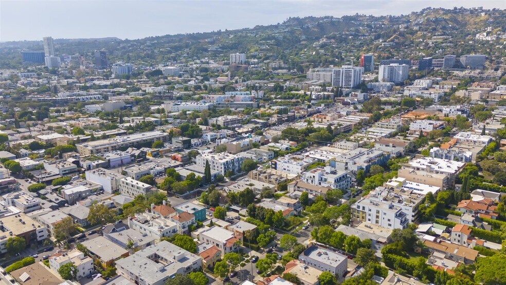 More Photos Of 745 N Croft Ave, Los Angeles Apartments For Sale