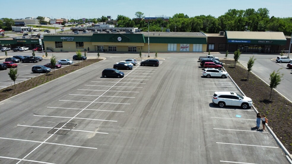 More Photos Of 4420-4484 S Noland Rd, Independence Unknown For Lease