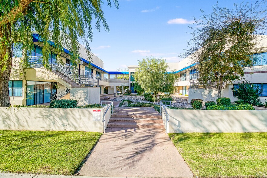 More Photos Of 1965-1985 Yosemite Ave, Simi Valley Medical For Lease