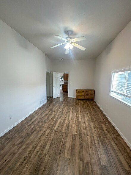 More Photos Of 530 E Eisenhower Blvd, Loveland Freestanding For Sale