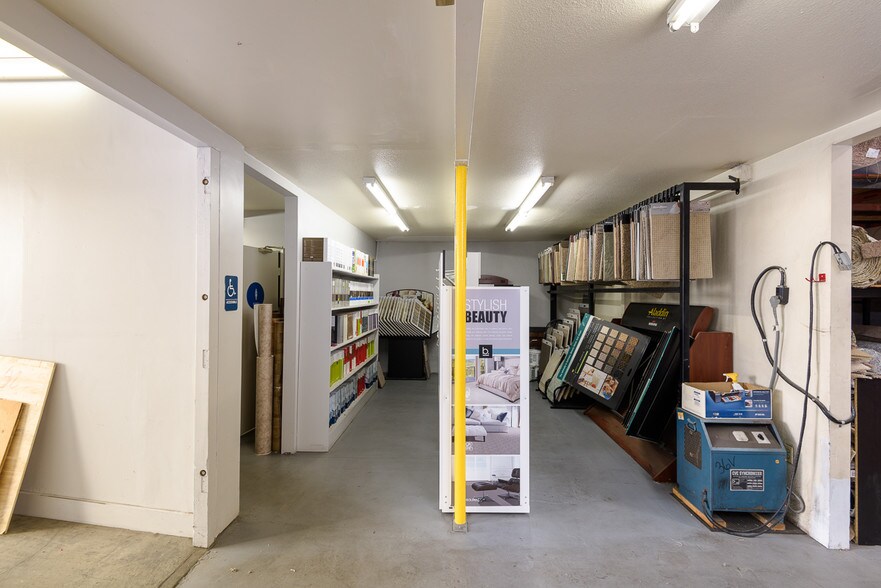 More Photos Of 5631 Hollywood Blvd, Hollywood Storefront For Lease