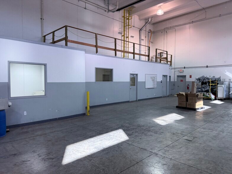 More Photos Of 50625 Design Ln, Shelby Township Warehouse For Lease