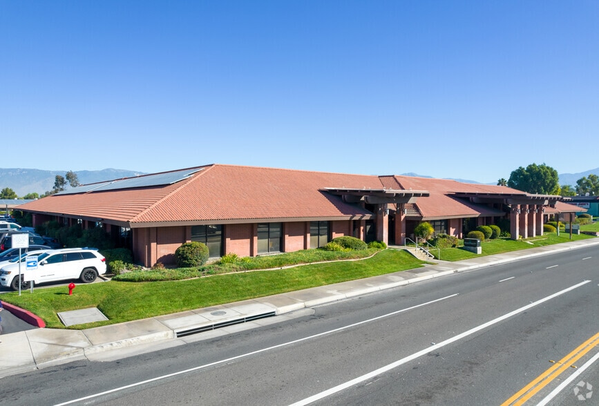 More Photos Of 164 W Hospitality Ln, San Bernardino Medical For Lease