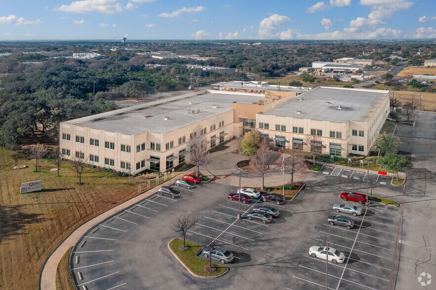 More Photos Of 5859 Farinon Dr, San Antonio Office For Sale