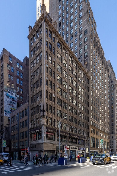 More Photos Of 526 Seventh Ave, New York Office For Lease