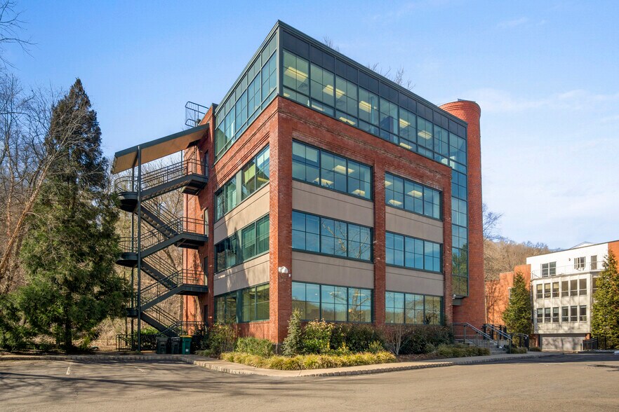 More Photos Of 400 S River Rd, New Hope Office For Sale