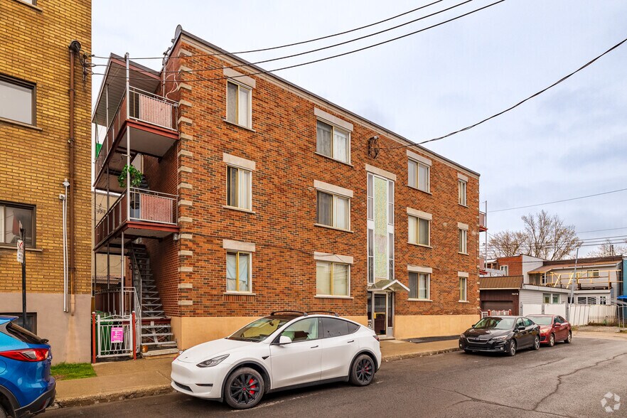 More Photos Of 2530 Rue De Beaujeu, Montréal Apartments For Sale