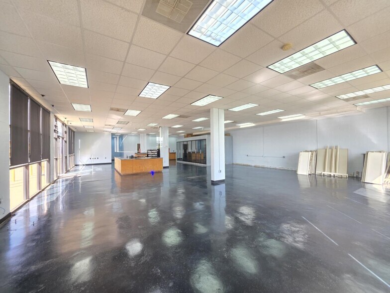 More Photos Of 8799 State Highway 35 N, Van Vleck Convenience Store For Sale