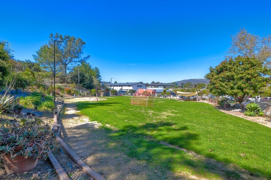 More Photos Of 855 Barham Dr, San Marcos Religious Facility For Lease