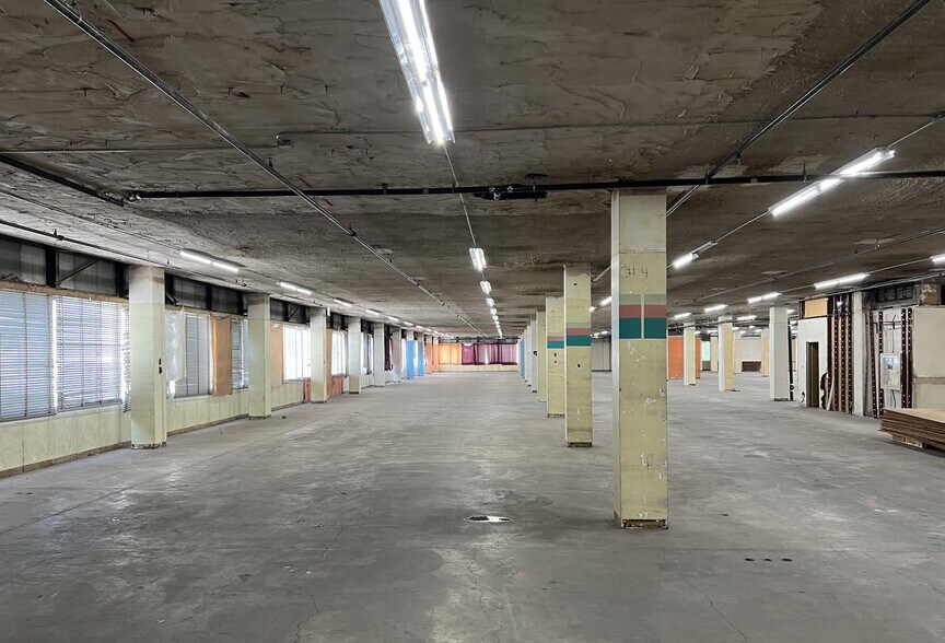 More Photos Of 1525 S Broadway, Los Angeles Manufacturing For Lease