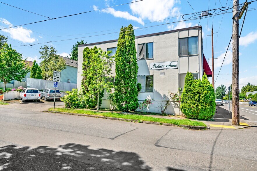 More Photos Of 7606-7720 E Burnside St, Portland Apartments For Sale